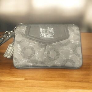Coach Madison Dotted Op Art Wristlet -gray/silver